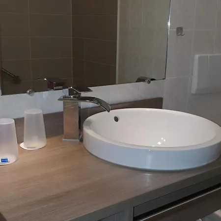 Hotel Elbrivera Alt Prester 3*