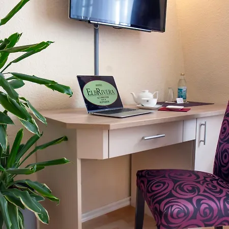 Hotel ELBRIVERA Alt Prester 3*